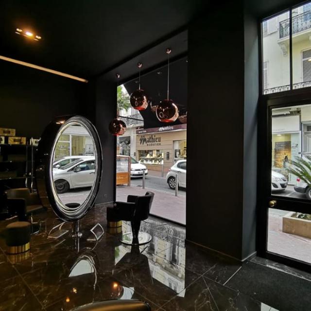 Rénovation complète d'un salon de coiffure de 100m²  à Cannes.